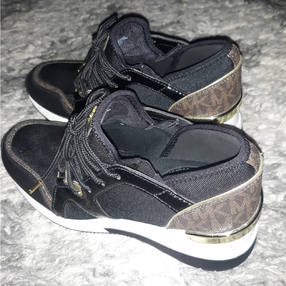 MICHAEL KORS Women’s Sneakers Size 5 - Picture 1 of 8
